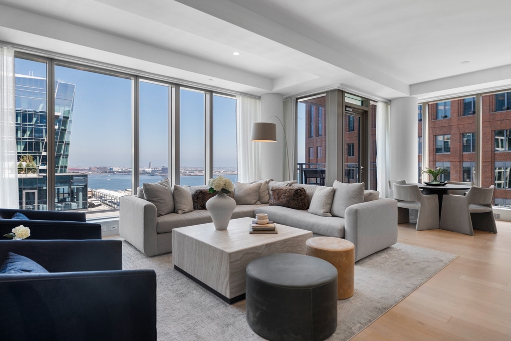 135 Seaport Blvd #1902