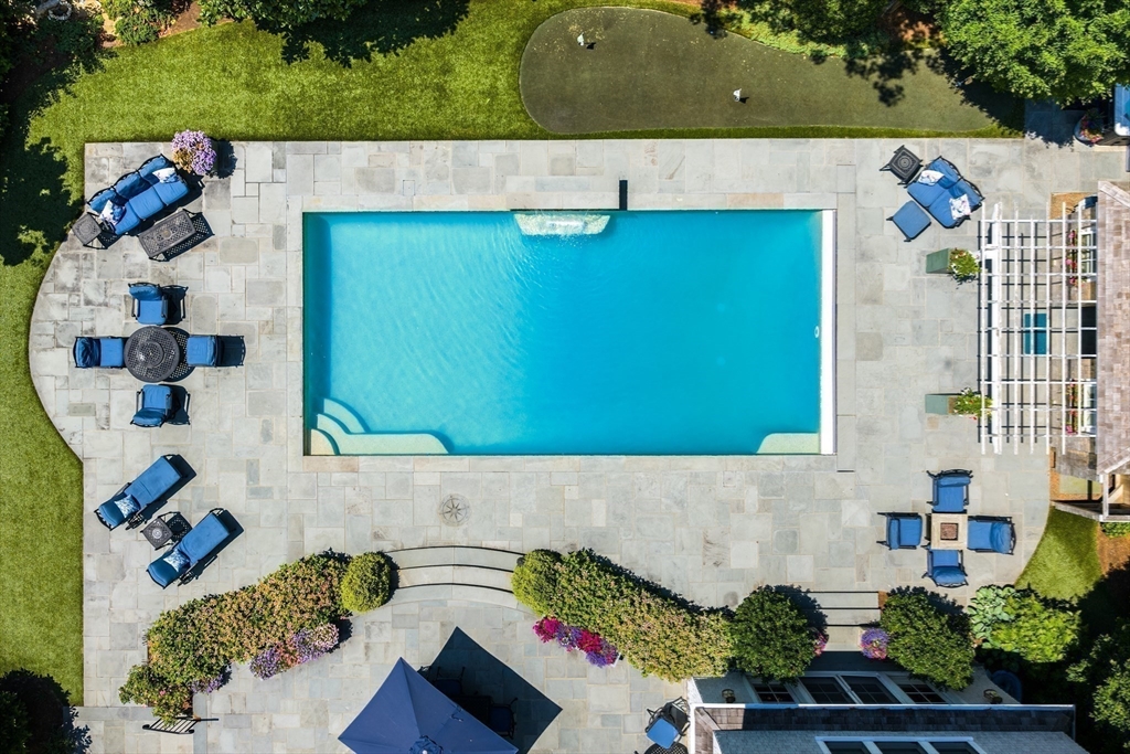 9 High Rdg Dr Mattapoisett, MA 02739