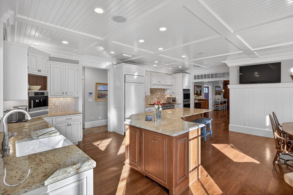 9 High Rdg Dr Mattapoisett, MA 02739