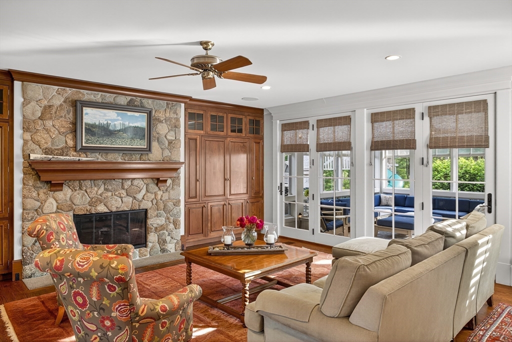 9 High Rdg Dr Mattapoisett, MA 02739