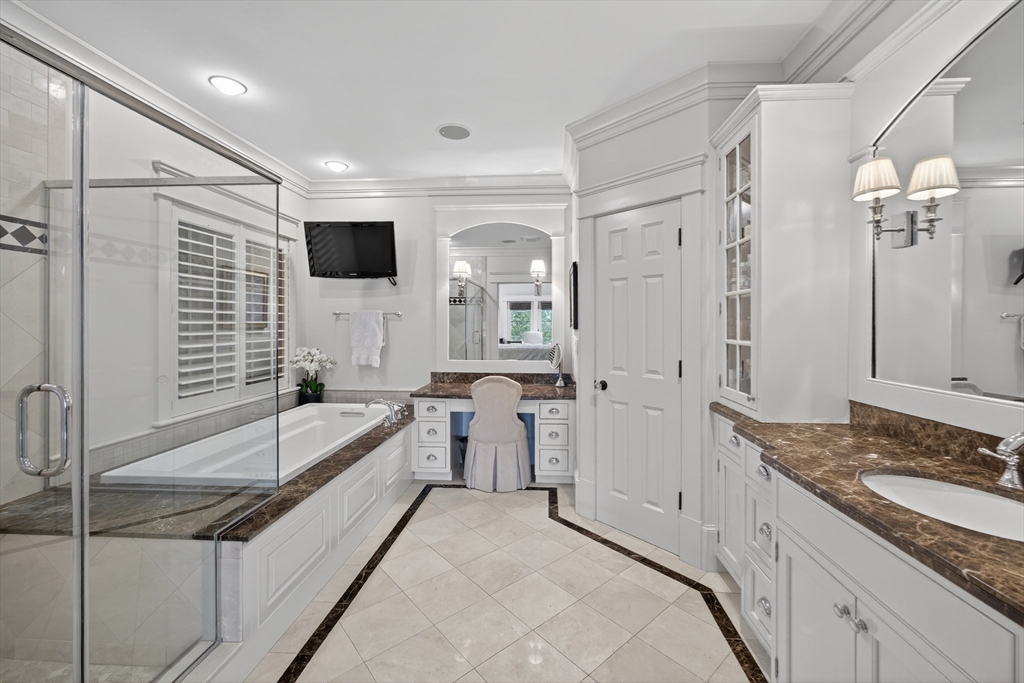 9 High Rdg Dr Mattapoisett, MA 02739