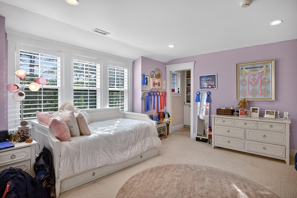 9 High Rdg Dr Mattapoisett, MA 02739