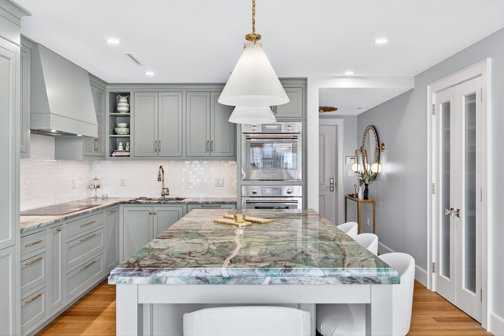 10 Rowes Wharf #PH4 Boston, MA 02110