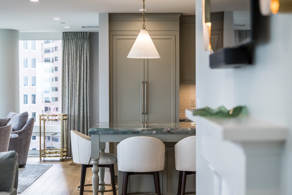 10 Rowes Wharf #PH4 Boston, MA 02110