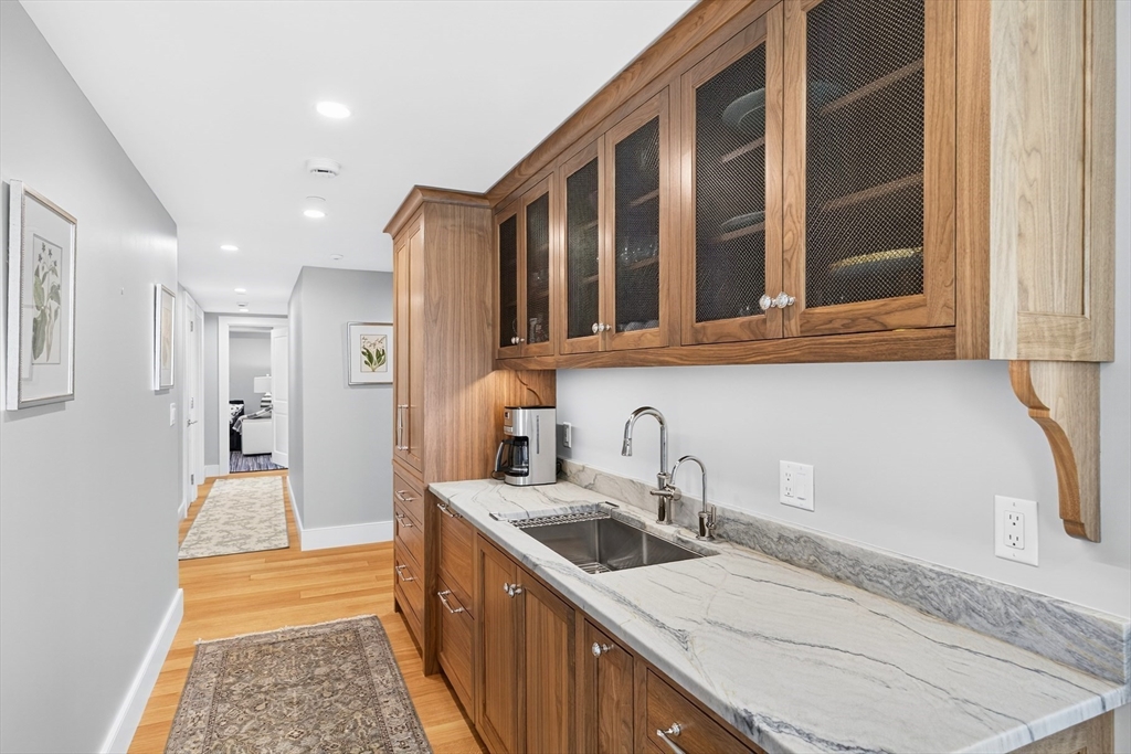 10 Rowes Wharf #PH4 Boston, MA 02110