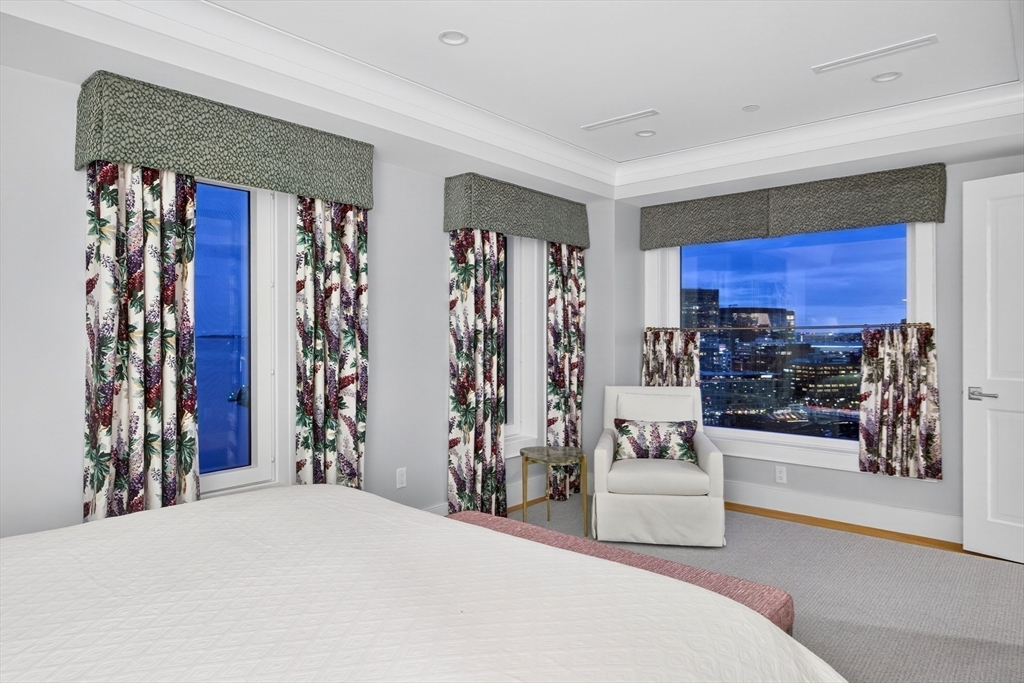 10 Rowes Wharf #PH4 Boston, MA 02110