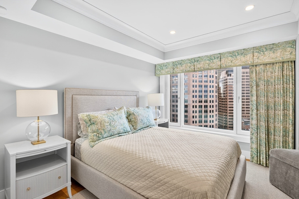 10 Rowes Wharf #PH4 Boston, MA 02110