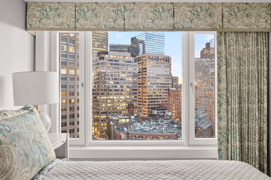 10 Rowes Wharf #PH4 Boston, MA 02110