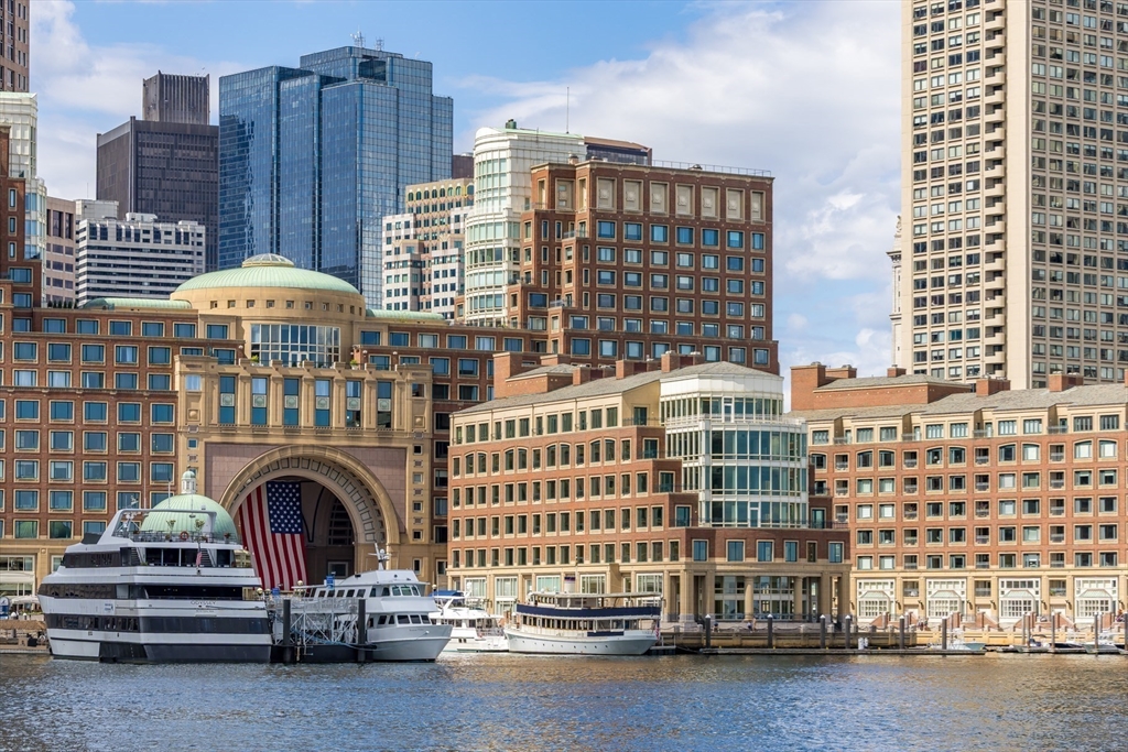 10 Rowes Wharf #PH4 Boston, MA 02110