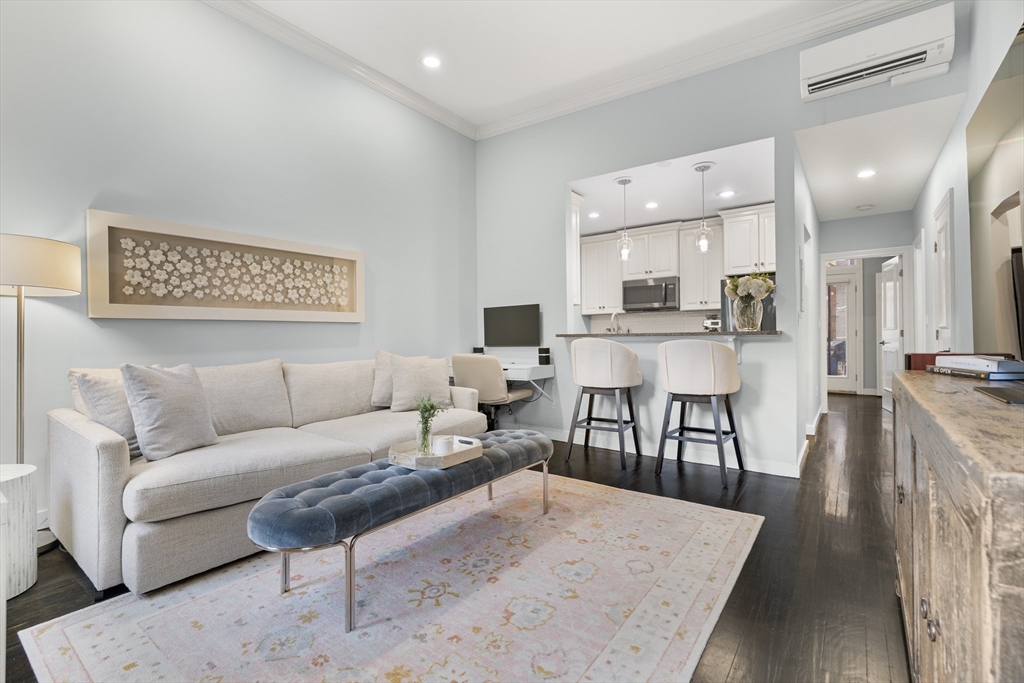 202 W Springfield St #3