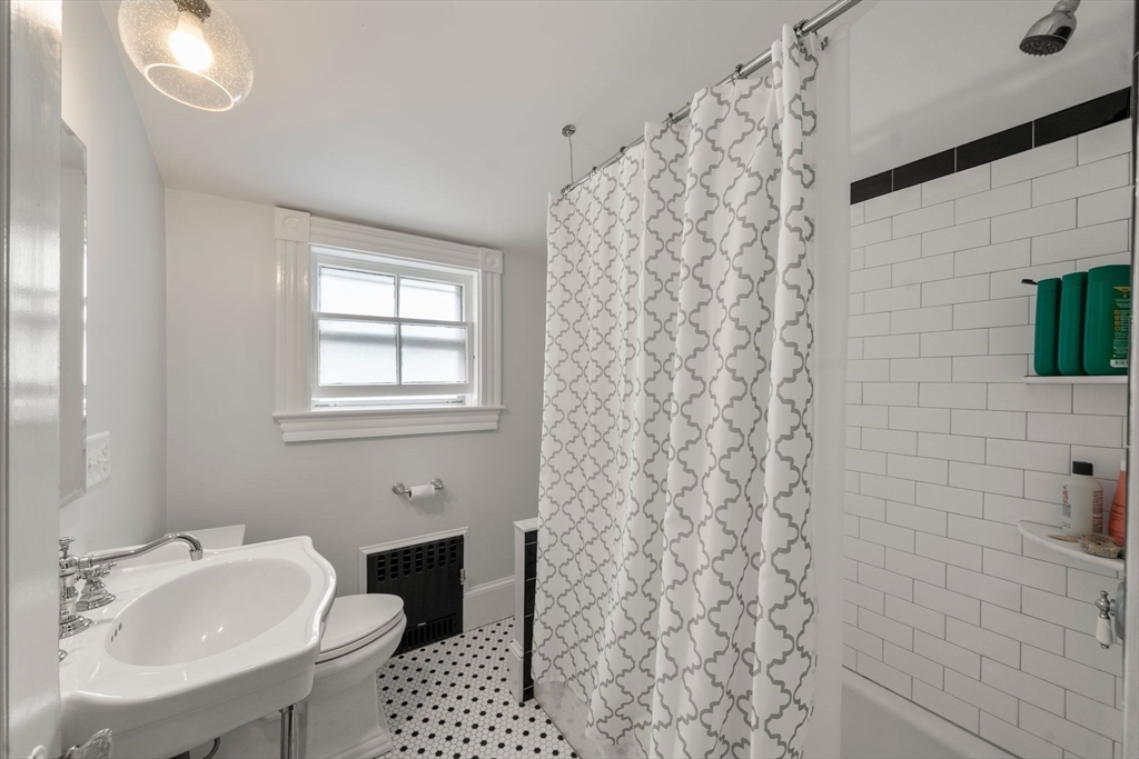 22 Eustis Ave Wakefield, MA 01880