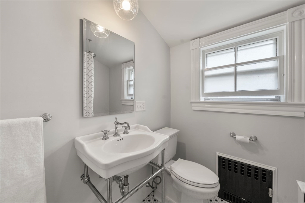 22 Eustis Ave Wakefield, MA 01880