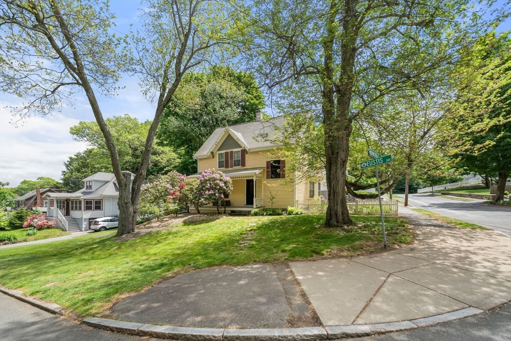 22 Eustis Ave Wakefield, MA 01880