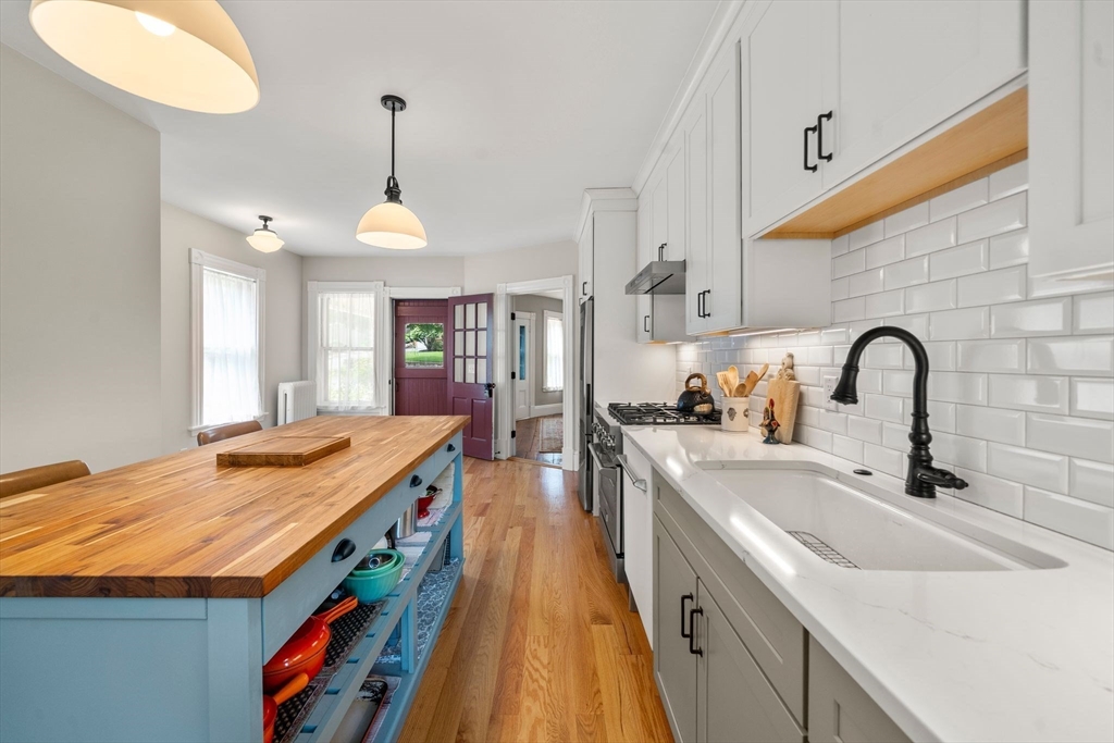 22 Eustis Ave Wakefield, MA 01880