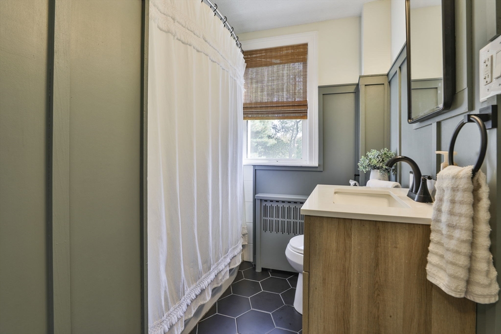 48 Bay State Rd Wakefield, MA 01880 48 Bay State Rd Wakefield, MA 01880