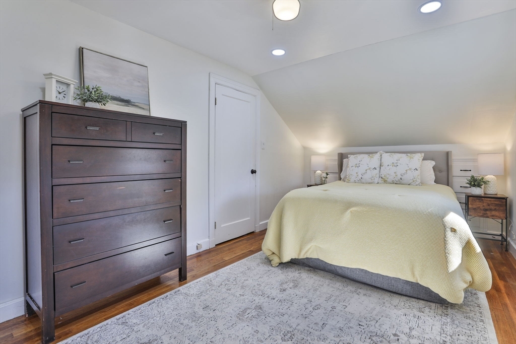 48 Bay State Rd Wakefield, MA 01880 48 Bay State Rd Wakefield, MA 01880