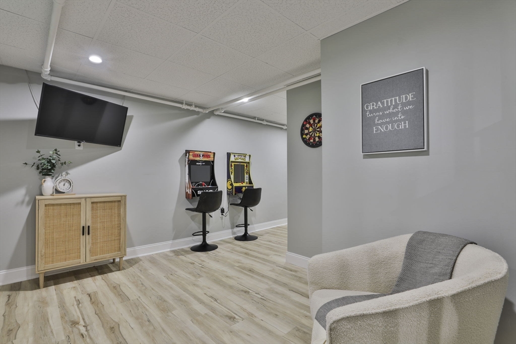 48 Bay State Rd Wakefield, MA 01880 48 Bay State Rd Wakefield, MA 01880