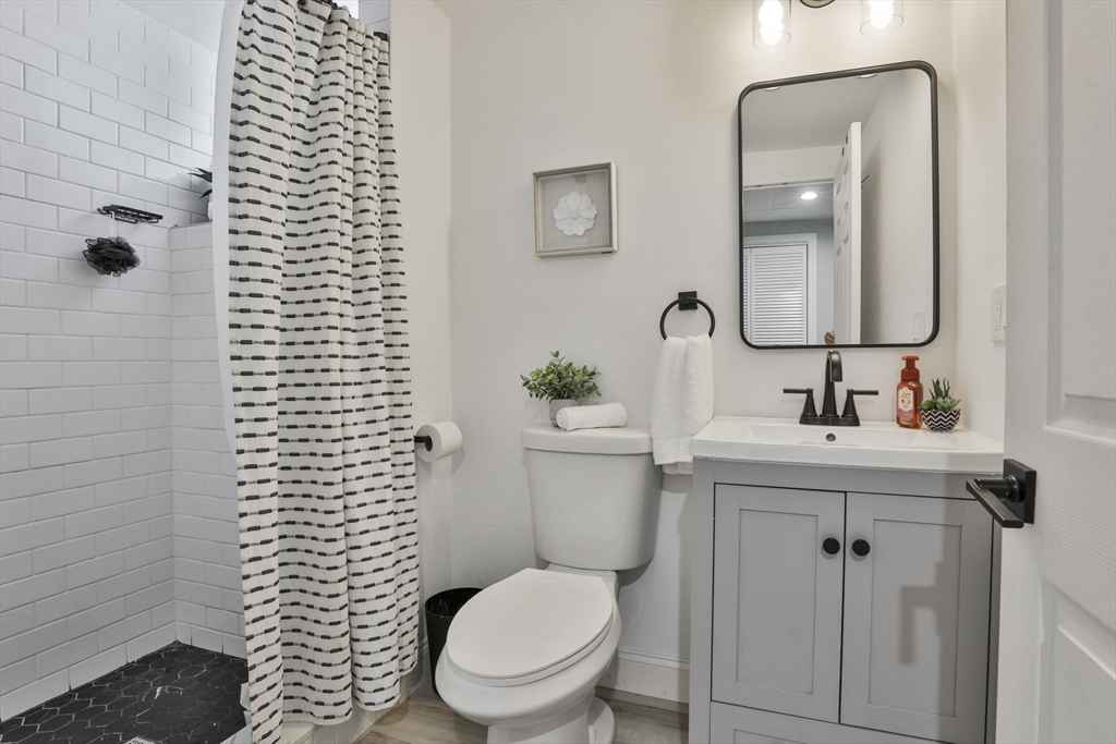 48 Bay State Rd Wakefield, MA 01880 48 Bay State Rd Wakefield, MA 01880