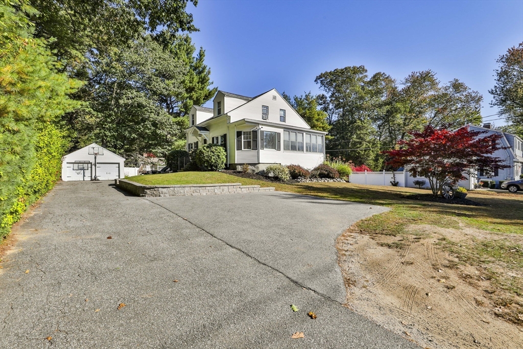 48 Bay State Rd Wakefield, MA 01880 48 Bay State Rd Wakefield, MA 01880