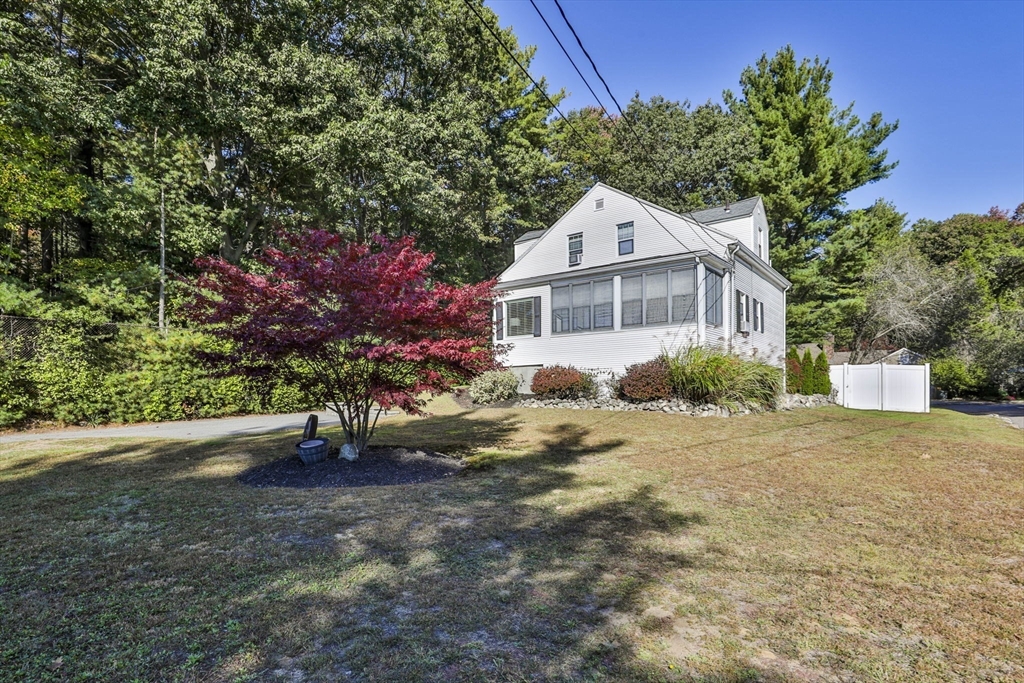 48 Bay State Rd Wakefield, MA 01880 48 Bay State Rd Wakefield, MA 01880