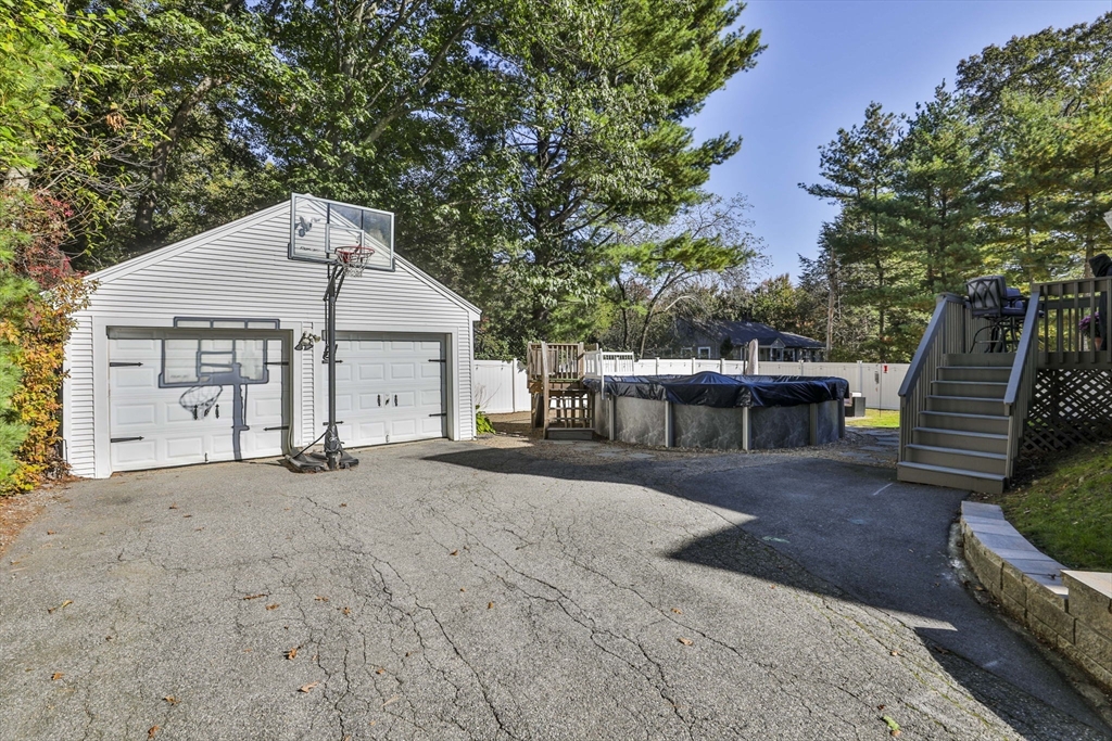 48 Bay State Rd Wakefield, MA 01880 48 Bay State Rd Wakefield, MA 01880