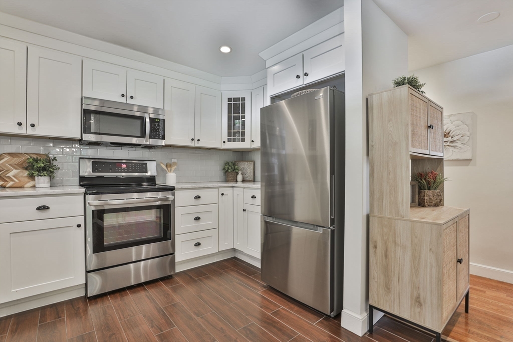 48 Bay State Rd Wakefield, MA 01880 48 Bay State Rd Wakefield, MA 01880