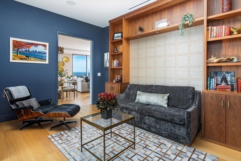 1 Dalton St #5402 Boston, MA 02115