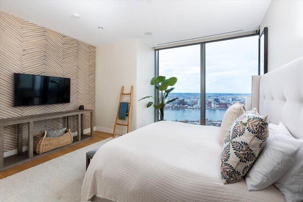 1 Dalton St #5402 Boston, MA 02115