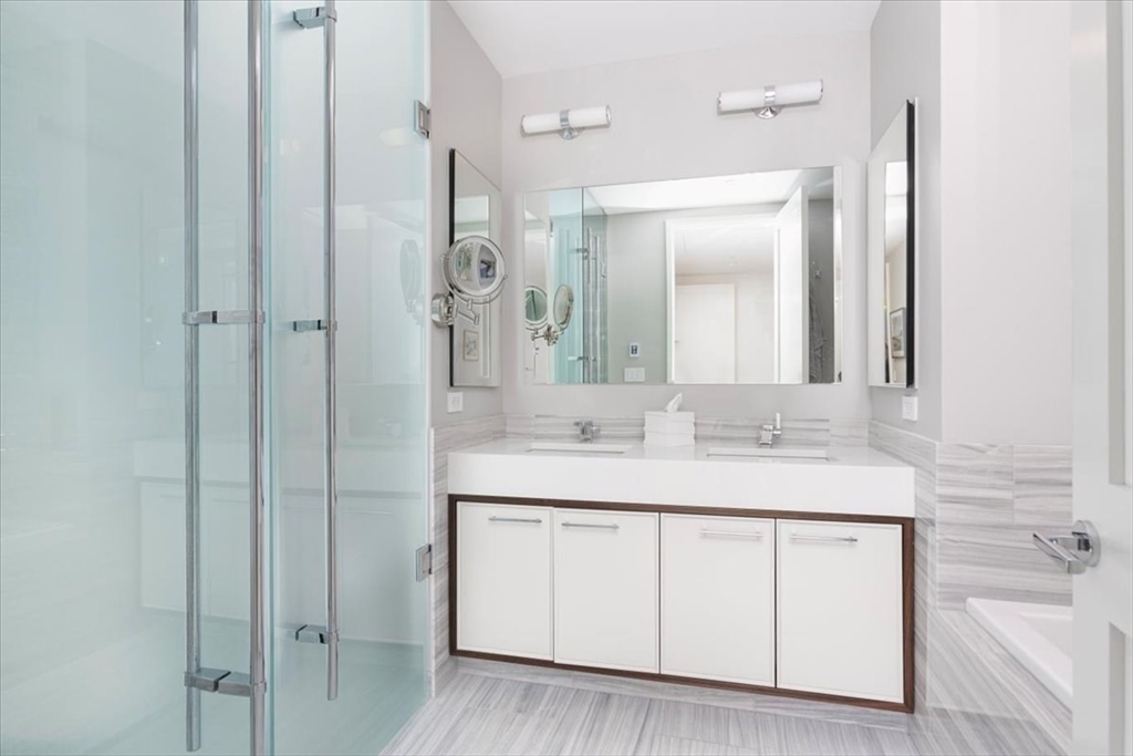 1 Dalton St #5402 Boston, MA 02115