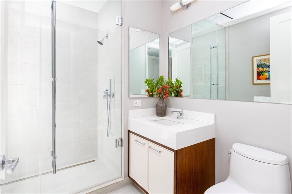 1 Dalton St #5402 Boston, MA 02115