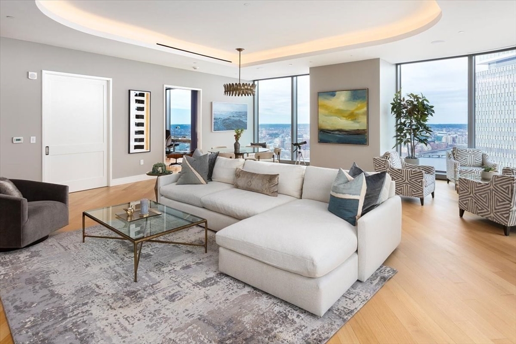 1 Dalton St #5402 Boston, MA 02115