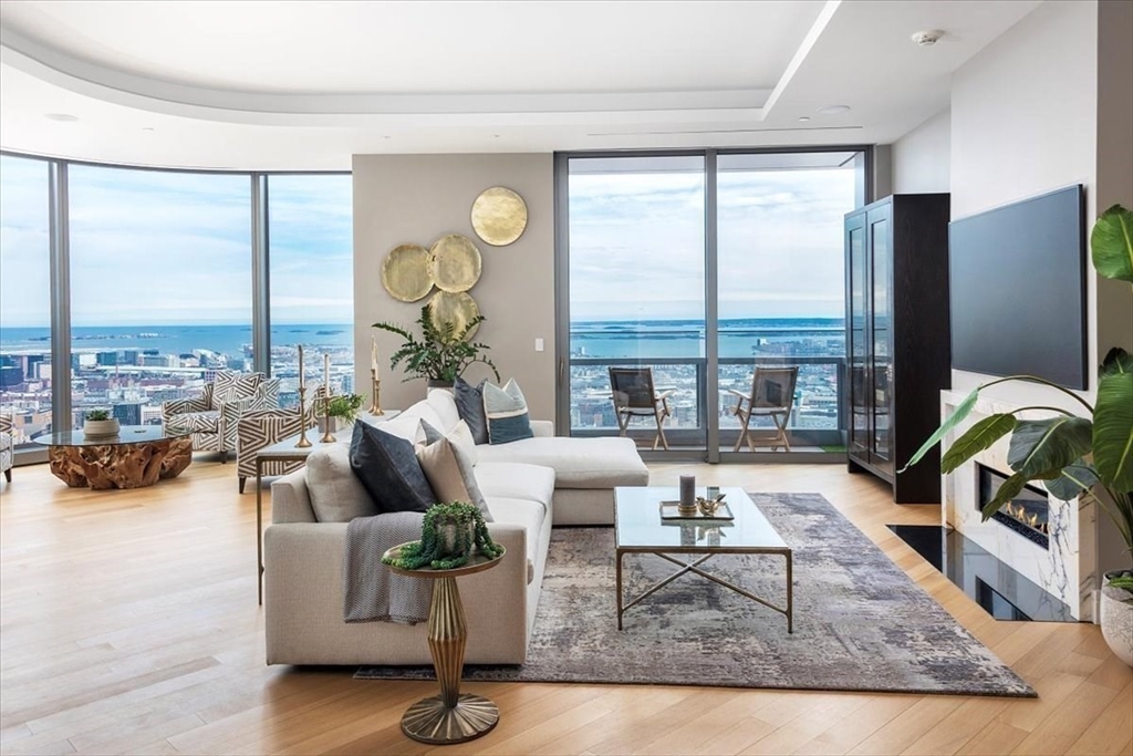 1 Dalton St #5402 Boston, MA 02115