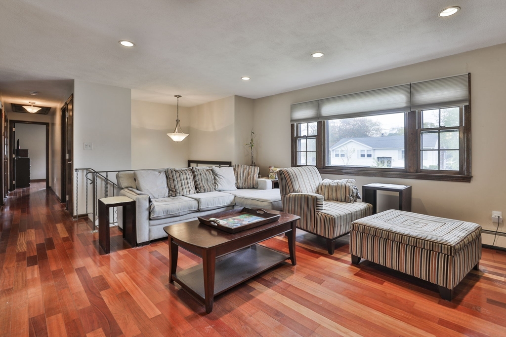 54 Walton St Wakefield, MA 01880