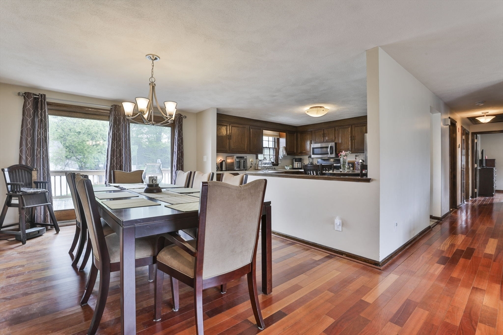 54 Walton St Wakefield, MA 01880