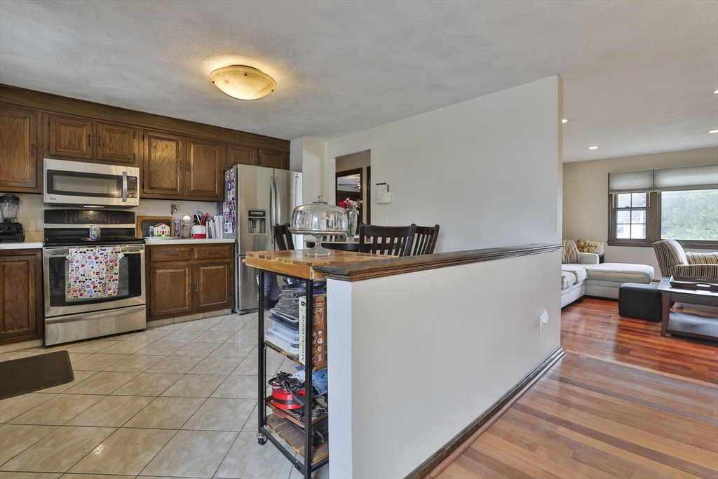 54 Walton St Wakefield, MA 01880