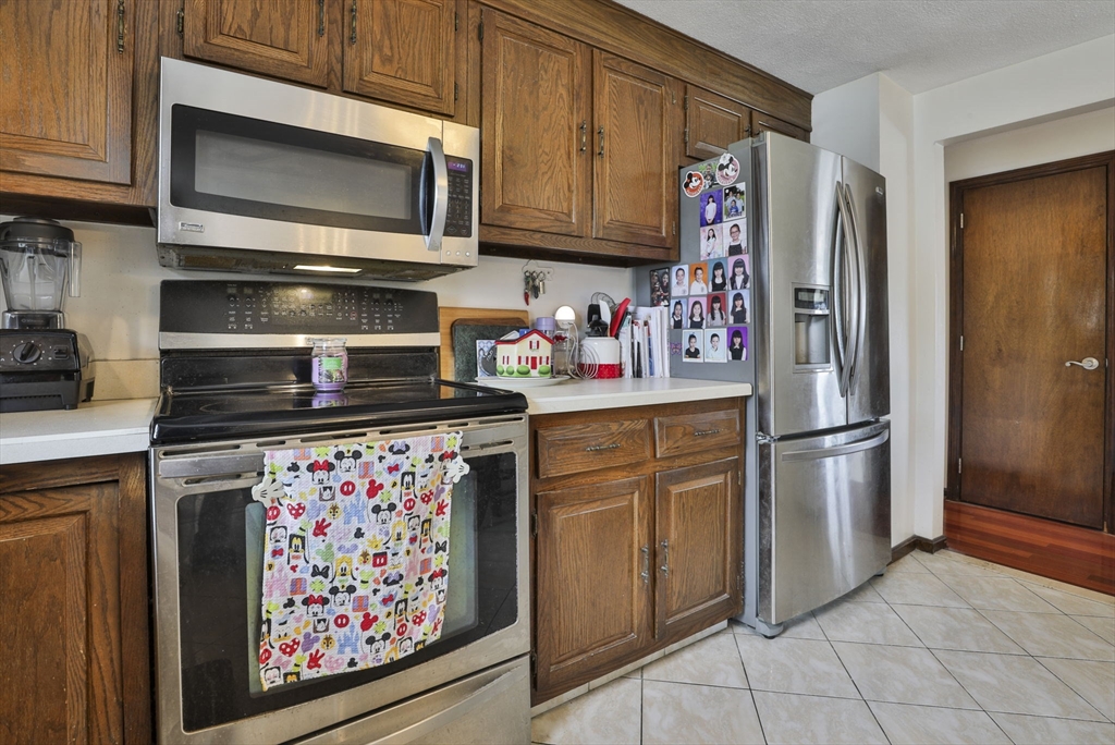 54 Walton St Wakefield, MA 01880