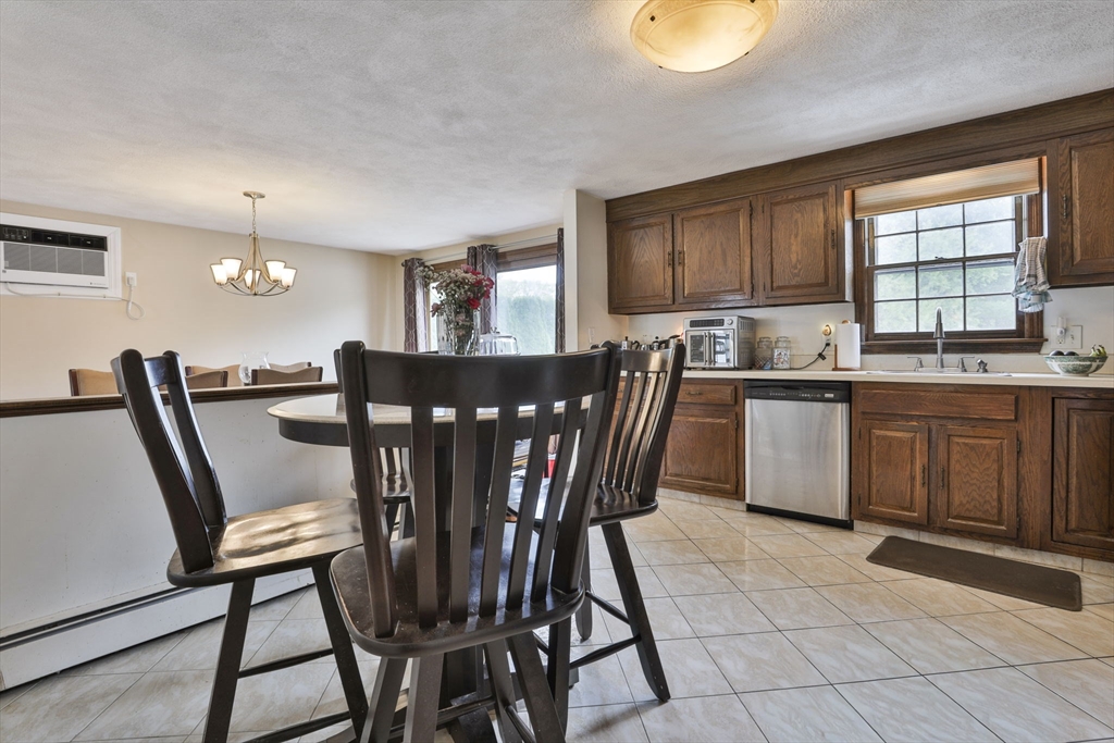 54 Walton St Wakefield, MA 01880