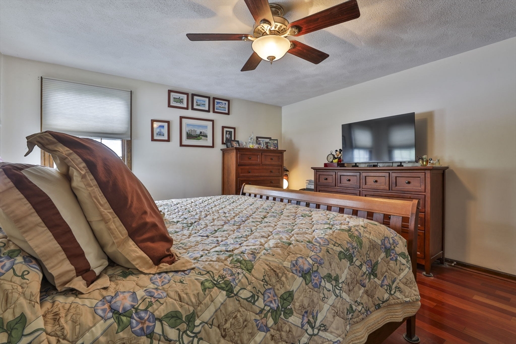 54 Walton St Wakefield, MA 01880