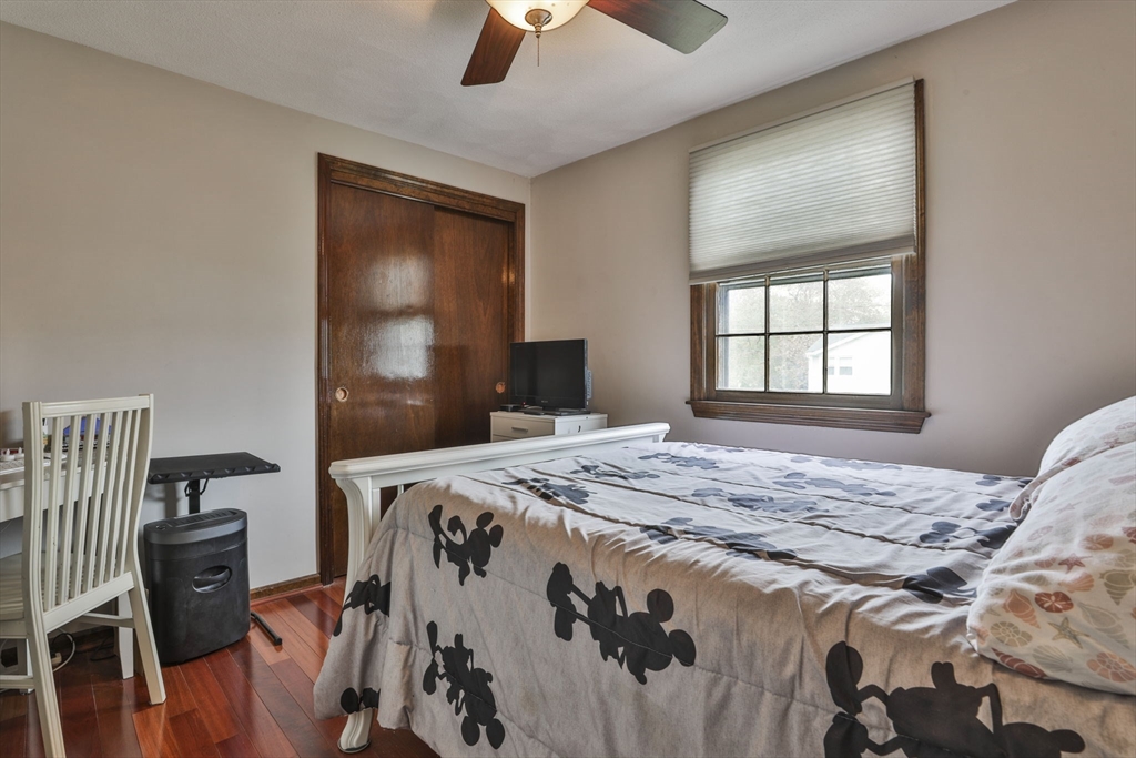 54 Walton St Wakefield, MA 01880