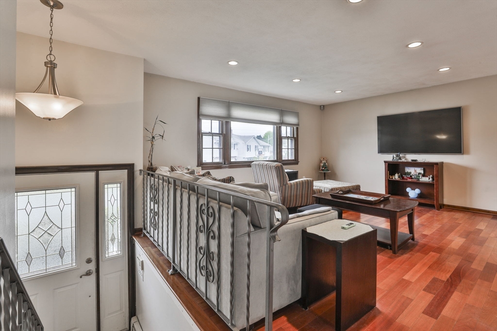 54 Walton St Wakefield, MA 01880