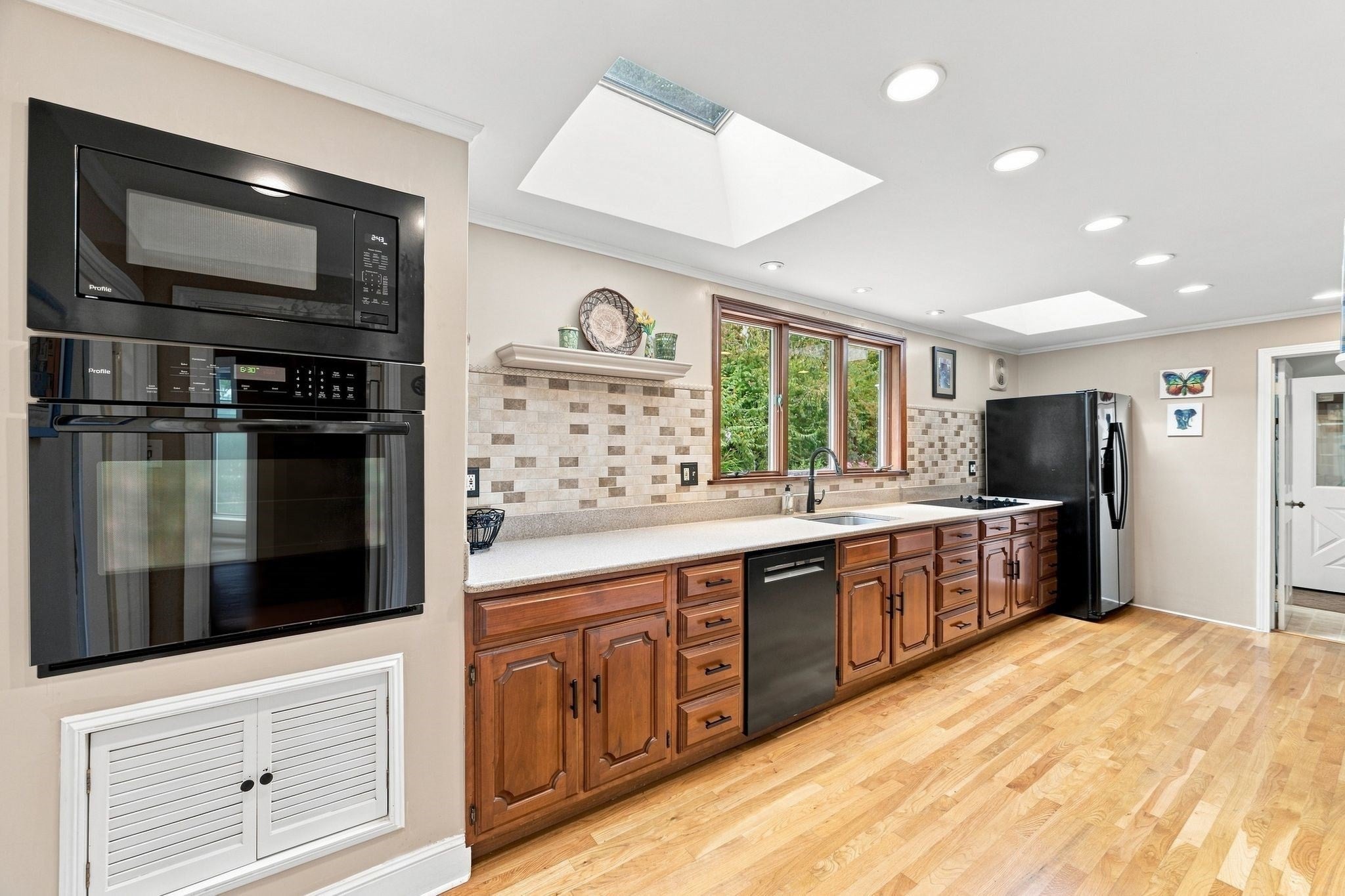 78 Oak St Wakefield, MA 01880