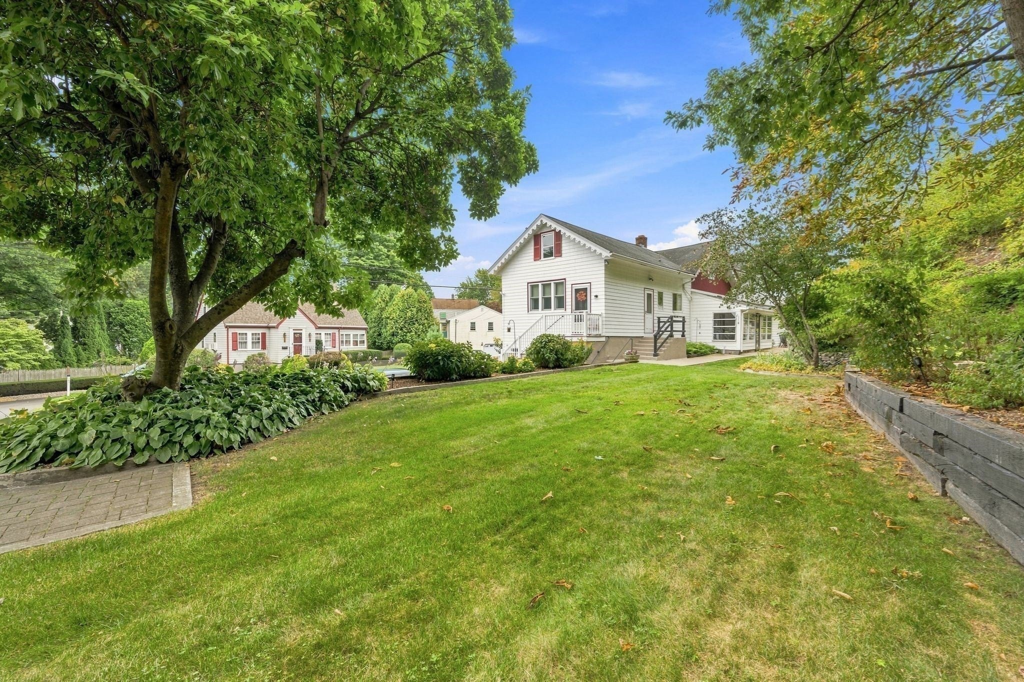 78 Oak St Wakefield, MA 01880