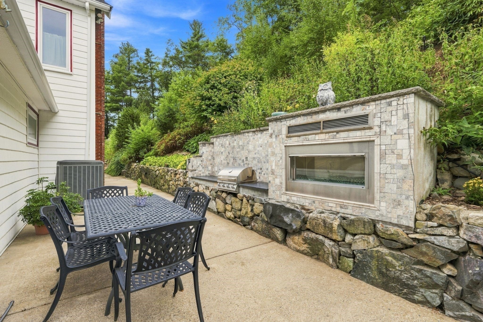 78 Oak St Wakefield, MA 01880