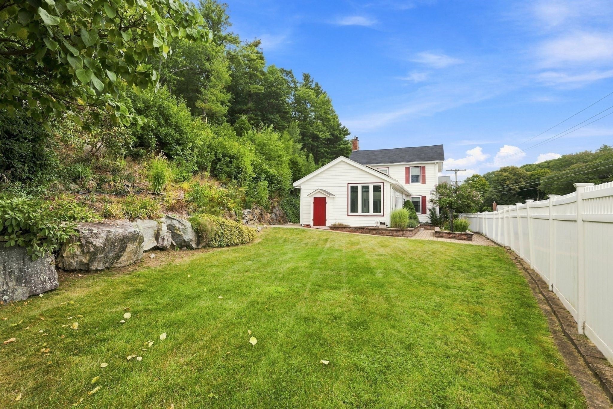 78 Oak St Wakefield, MA 01880