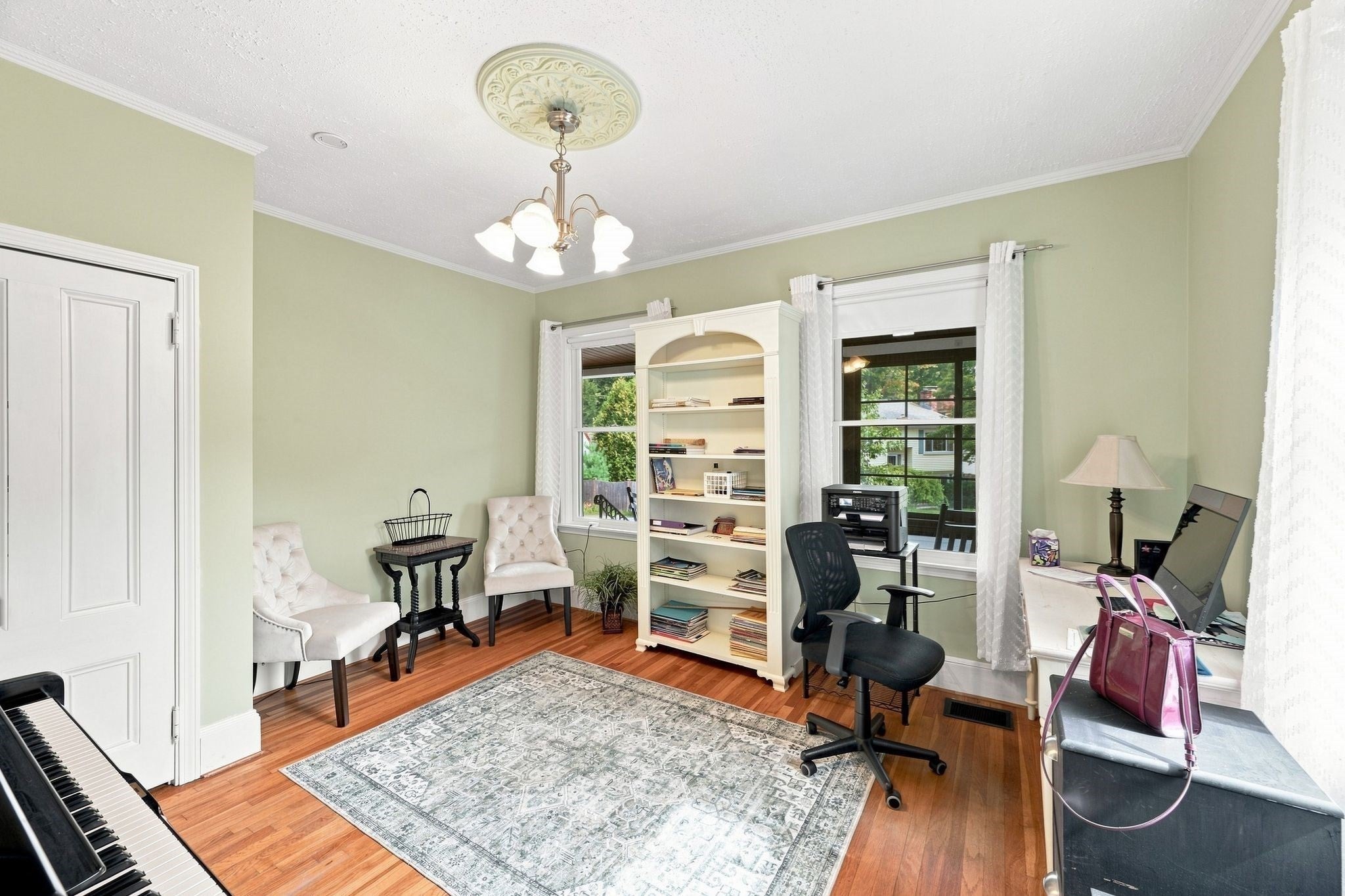 78 Oak St Wakefield, MA 01880
