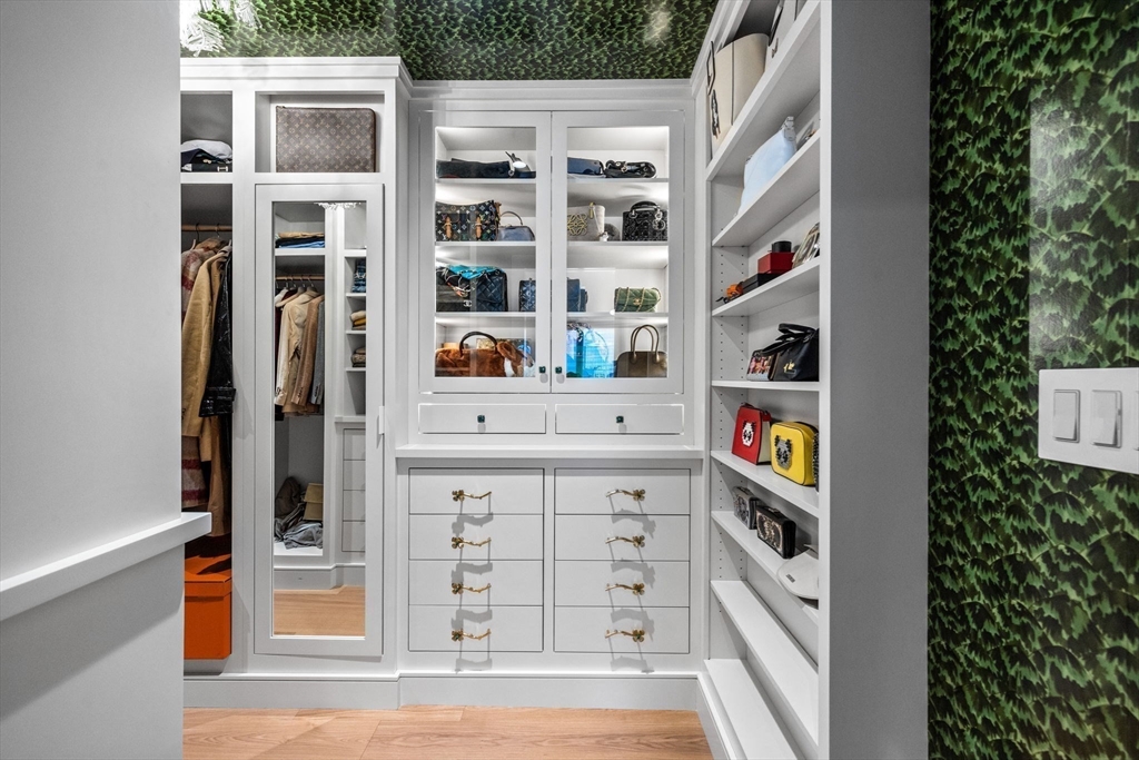 10 Rowes Wharf #1003 Boston, MA 02110