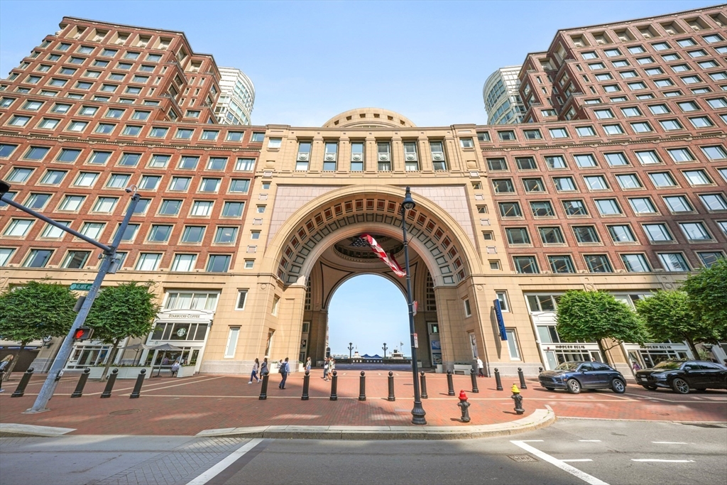10 Rowes Wharf #1003 Boston, MA 02110