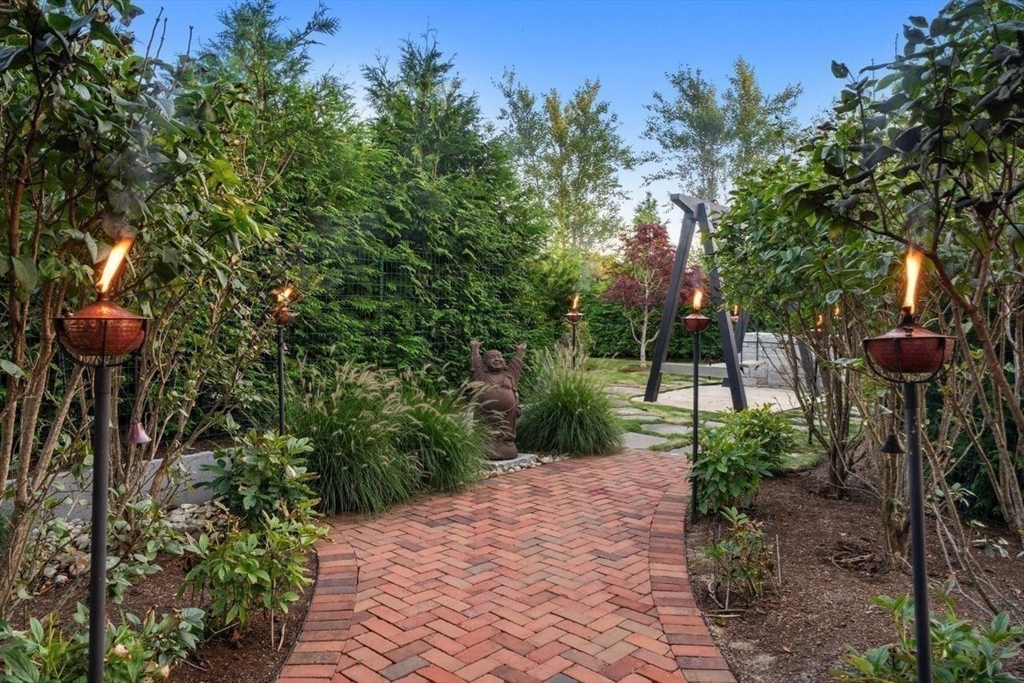 59 S Shr Rd 14th Tripp Dr Nantucket, MA 02554 59 S Shr Rd 14th Tripp Dr Nantucket, MA 02554