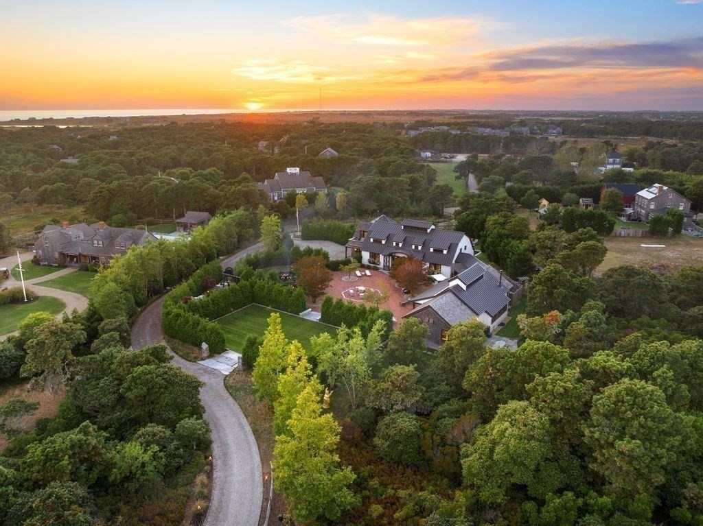 59 S Shr Rd 14th Tripp Dr Nantucket, MA 02554 59 S Shr Rd 14th Tripp Dr Nantucket, MA 02554