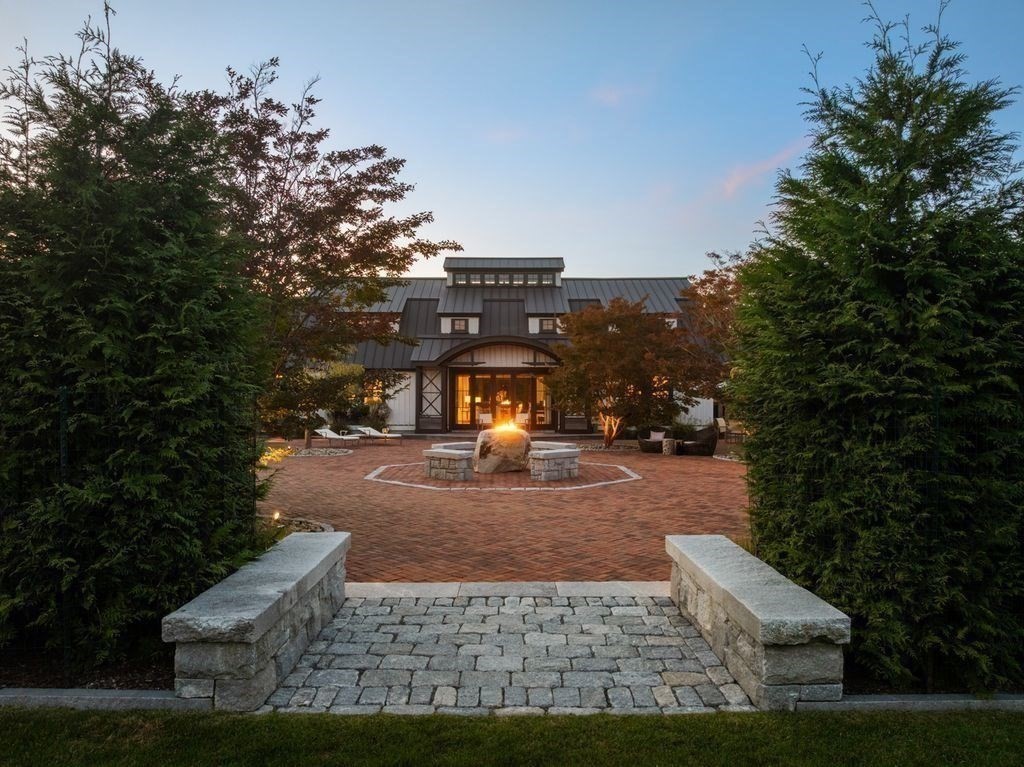 59 S Shr Rd 14th Tripp Dr Nantucket, MA 02554 59 S Shr Rd 14th Tripp Dr Nantucket, MA 02554